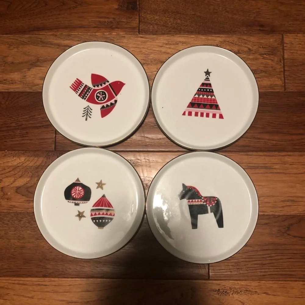 Set of Four Festive Holiday Ceramic Plate Set 🎄🧑🏼🎄